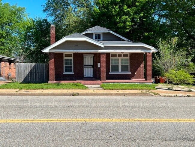 property at 686 E Mallory Ave