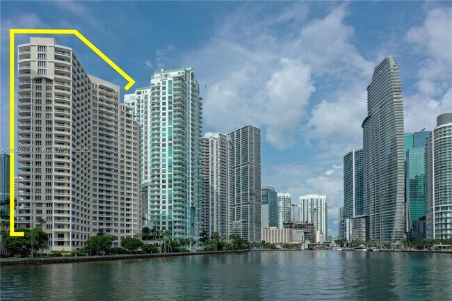 888 Brickell Key Dr in Miami, FL - Building Photo - Building Photo