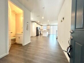 1033 Solace River Wy in Roseville, CA - Building Photo - Building Photo