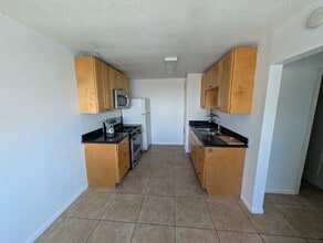 1714 Cherry Ave, Unit B in Long Beach, CA - Building Photo - Building Photo