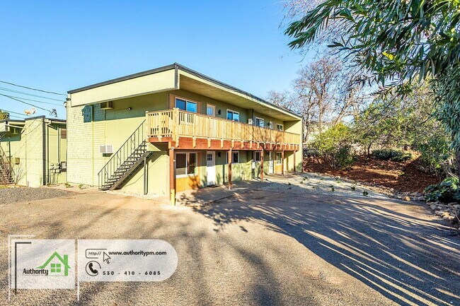 1425 Orange Ave in Redding, CA - Building Photo - Building Photo