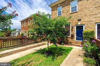 10 E Reed Ave in Alexandria, VA - Building Photo - Building Photo