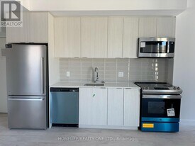 176 Clonmore Dr in Toronto, ON - Building Photo