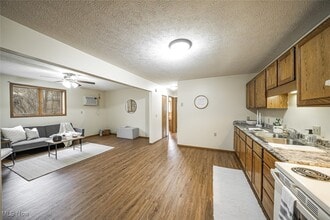 8140 Southwood Dr in Garrettsville, OH - Building Photo - Building Photo