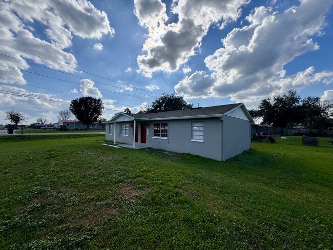 4204 Sunnyside Dr in Lakeland, FL - Building Photo - Building Photo