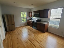 250 Inslee Pl, Unit 3rd floor in Elizabeth, NJ - Building Photo