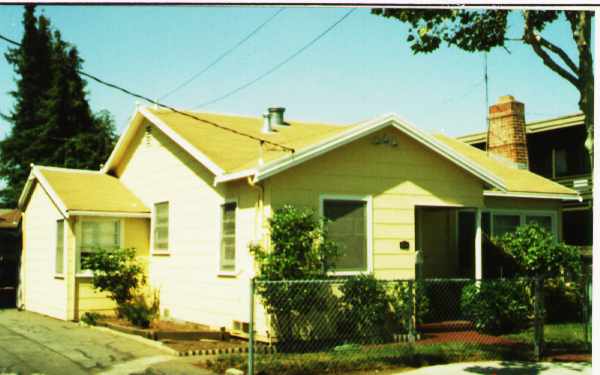 1030-1032 Adams St in Redwood City, CA - Foto de edificio - Building Photo