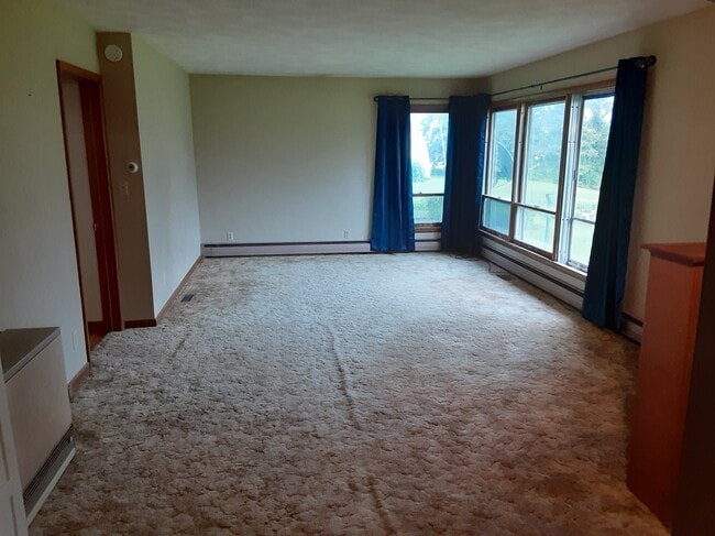 19717 County Road 2 NE in St. Charles, MN - Building Photo - Building Photo