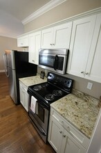 104 Robbins Cir in Oxford, MS - Foto de edificio - Building Photo