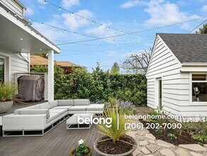 2040 McGilvra Blvd E in Seattle, WA - Foto de edificio - Building Photo