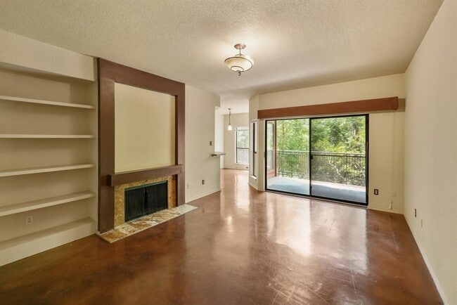 property at 4711 Spicewood Springs Rd