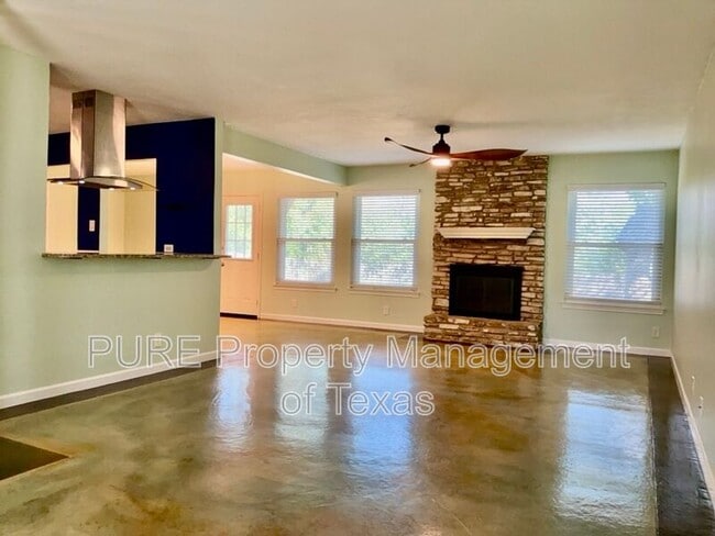 9103 Comburg Dr in Austin, TX - Building Photo - Building Photo