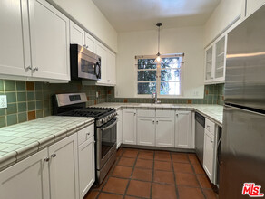 1414 N Harper Ave-Unit -3 in Los Angeles, CA - Building Photo - Building Photo