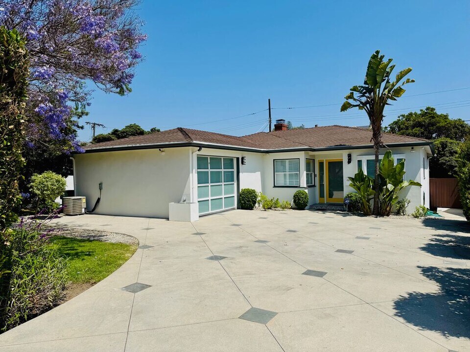 2376 Dewey St in Santa Monica, CA - Building Photo