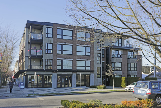 2481 Waterloo St in Vancouver, BC - Building Photo - Building Photo