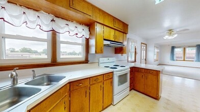 9 27th St NW in Minot, ND - Building Photo - Building Photo