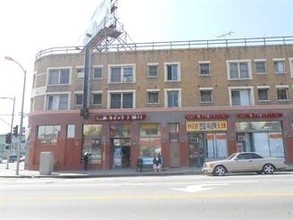 3803 W 8th St in Los Angeles, CA - Building Photo - Building Photo
