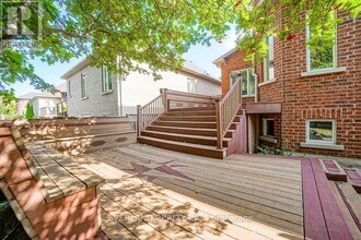 618 Foxcroft Blvd in Newmarket, ON - Building Photo - Building Photo