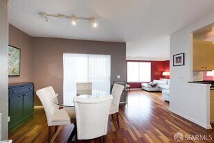 140 Van Ness Ave in San Francisco, CA - Building Photo