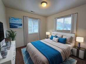 1914 SE Douglas Ave in Roseburg, OR - Building Photo - Building Photo