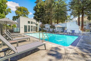 Boulevard in Fremont, CA - Building Photo