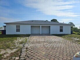 4512 Leonard Blvd S in Lehigh Acres, FL - Building Photo