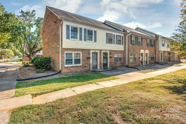 property at 4736 Old Lantern Way