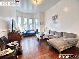 18 Ashford St, Unit 1 in Boston, MA - Foto de edificio - Building Photo