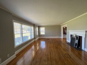 10039 Mt Holly Rd in Charlotte, NC - Building Photo - Building Photo