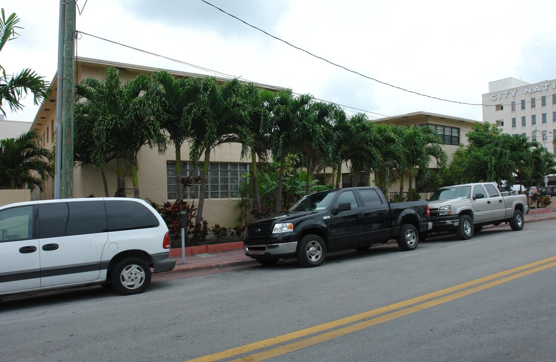 Medlaw Apartments in Miami Beach, FL - Foto de edificio