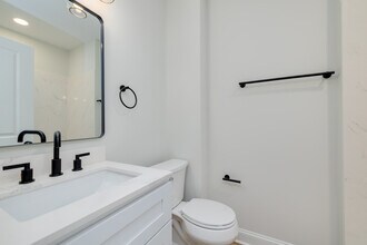 112 Washington Ave in Downingtown, PA - Building Photo - Interior Photo