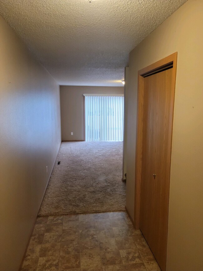 4241 Estate Dr S in Fargo, ND - Building Photo - Building Photo