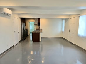 1719 W Walnut Ave in San Diego, CA - Foto de edificio - Building Photo