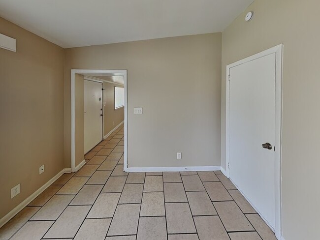 1935 Fouraker Rd in Jacksonville, FL - Foto de edificio - Building Photo