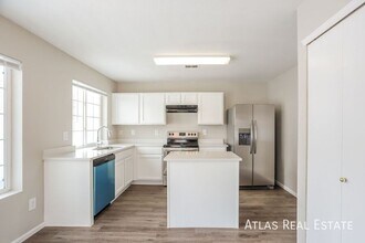 5548 N Flanders Wy in Denver, CO - Building Photo - Building Photo