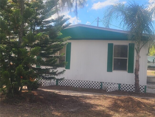 9444 Bourbon St in New Port Richey, FL - Foto de edificio - Building Photo