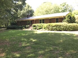 6156 Mt Gallant Rd in York, SC - Building Photo