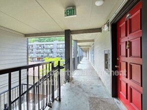 9517 NE 180th St in Bothell, WA - Foto de edificio - Building Photo
