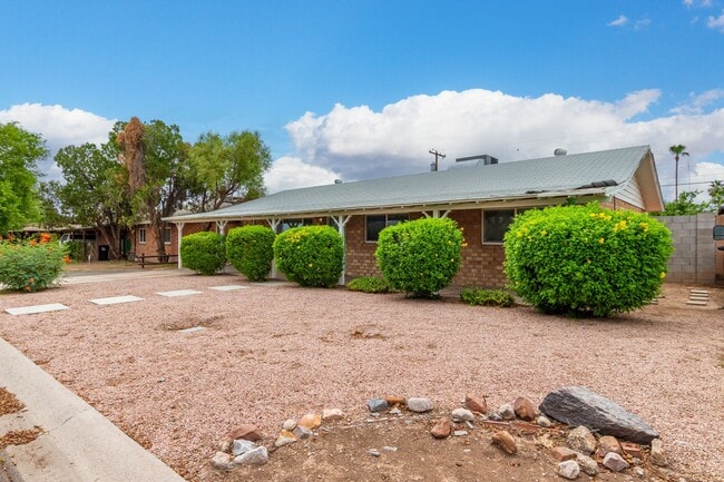 7435 E Palm Ln in Scottsdale, AZ - Building Photo - Building Photo