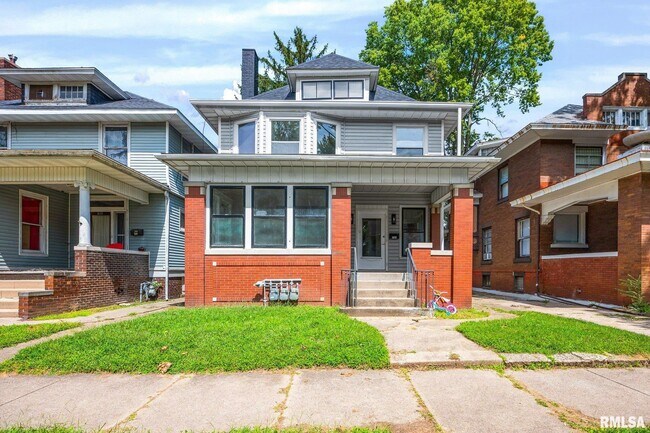property at 1611 W Barker Ave