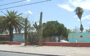 Lee Lodge in Tucson, AZ - Building Photo - Building Photo