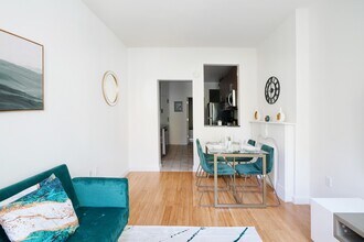 469 Columbus Ave in New York, NY - Building Photo - Building Photo