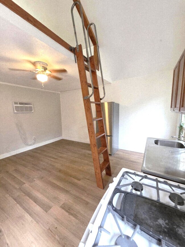 6109 Saxon Dr in Houston, TX - Building Photo - Building Photo