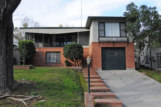 Royal Palms Apartments in Modesto, CA - Building Photo - Building Photo