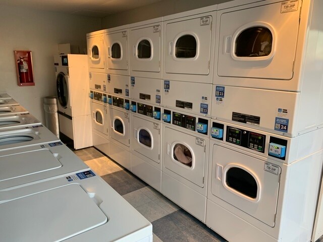 4343 N Clarendon Ave, Unit 616 in Chicago, IL - Building Photo - Building Photo