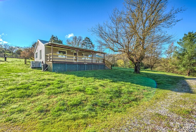 2018 Tooles Bend Rd in Knoxville, TN - Building Photo - Building Photo