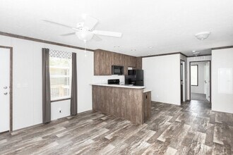 10340 Midland Rd in Freeland, MI - Building Photo - Building Photo