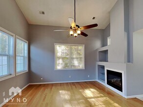 664 Bedford Ct in Woodstock, GA - Foto de edificio - Building Photo