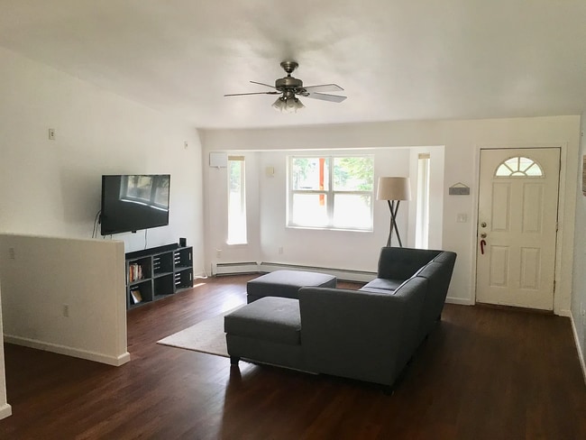 2390 Staley Ave in North Pole, AK - Building Photo - Building Photo