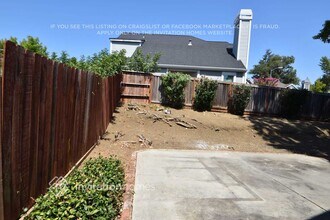 2592 Clipper Ln in Fairfield, CA - Foto de edificio - Building Photo